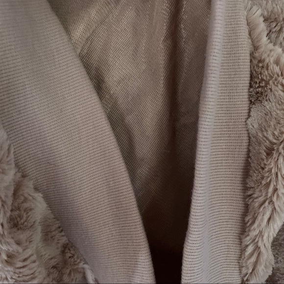 SOLD Blush eyelash sweater - Picture 6 of 8